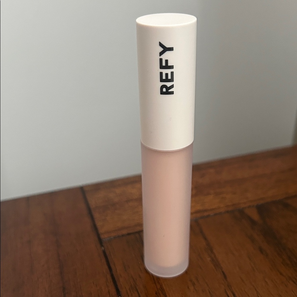 Refy Concealer in 06